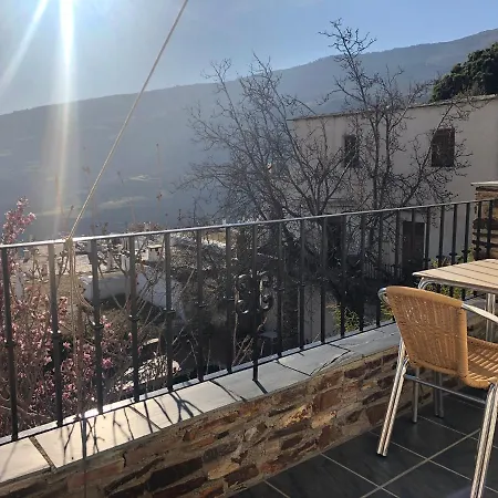 Hotel Rural Poqueira 2*